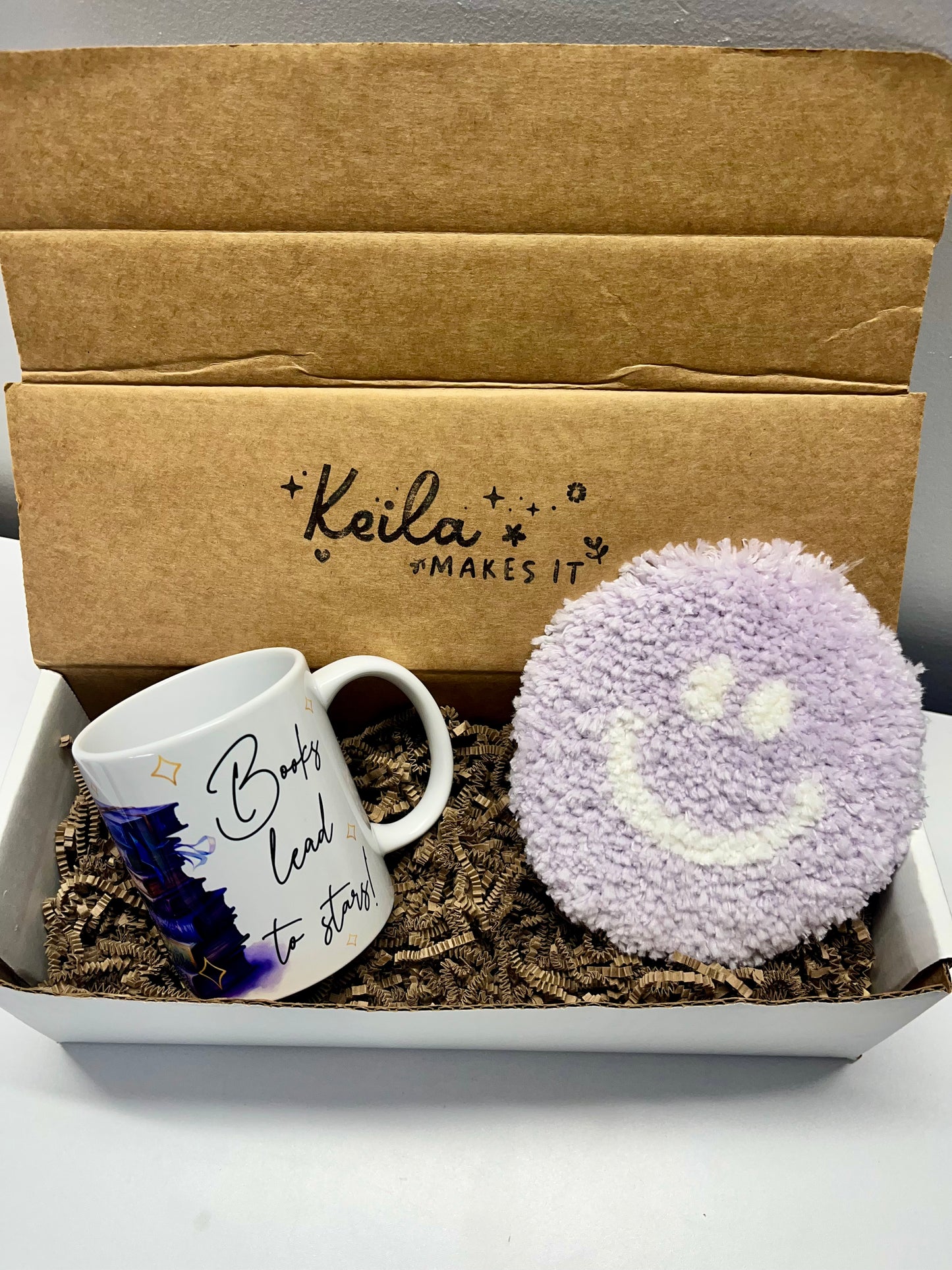 Combo Books lead to stars mug 11 oz and purple smile mug rug coaster